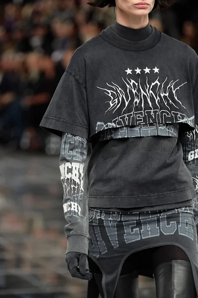 Look 7